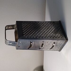 Vintage Bromwell farmhouse shabby chic metal grater